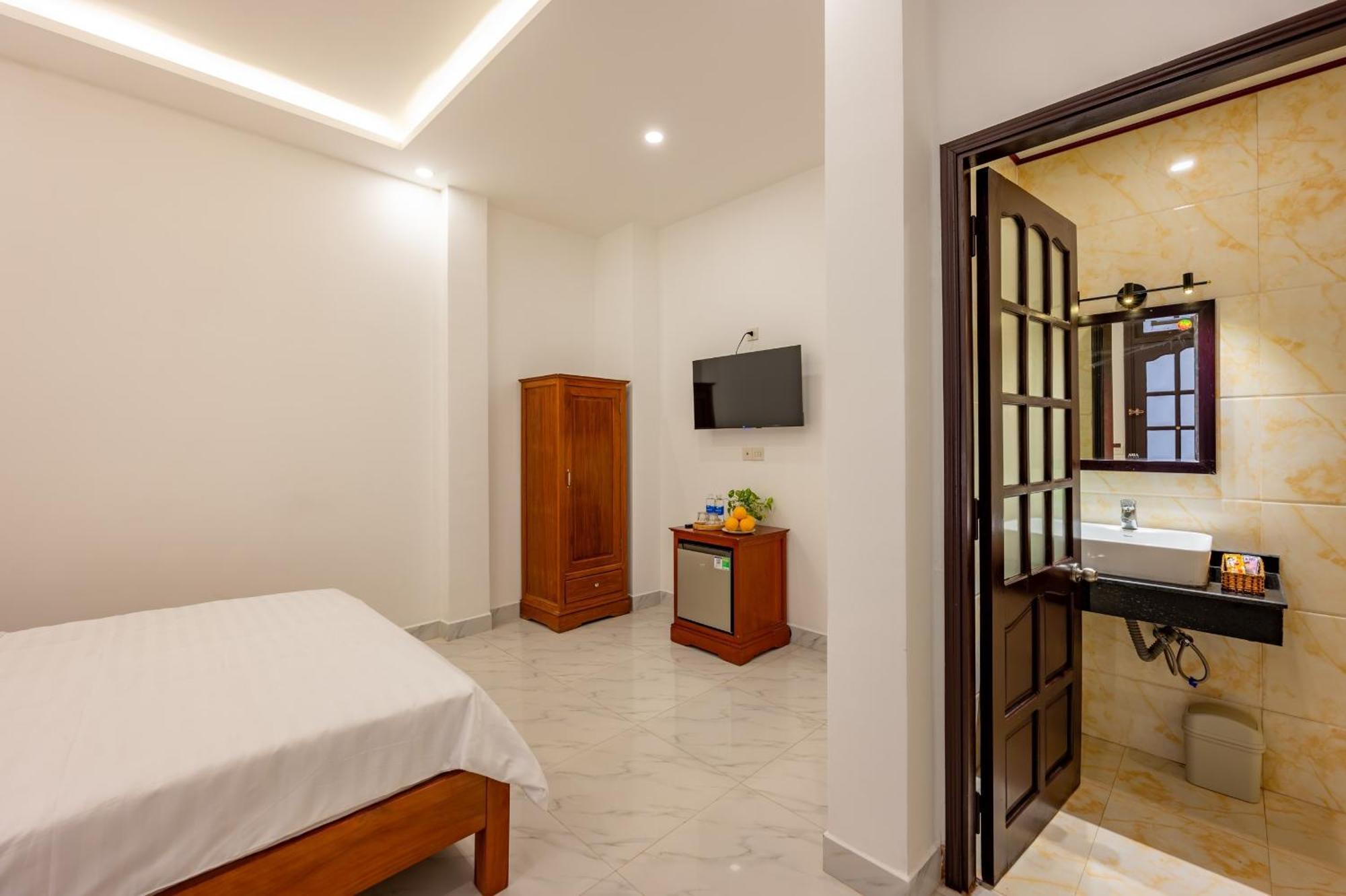 Golden Sun Hotel Хойан Экстерьер фото